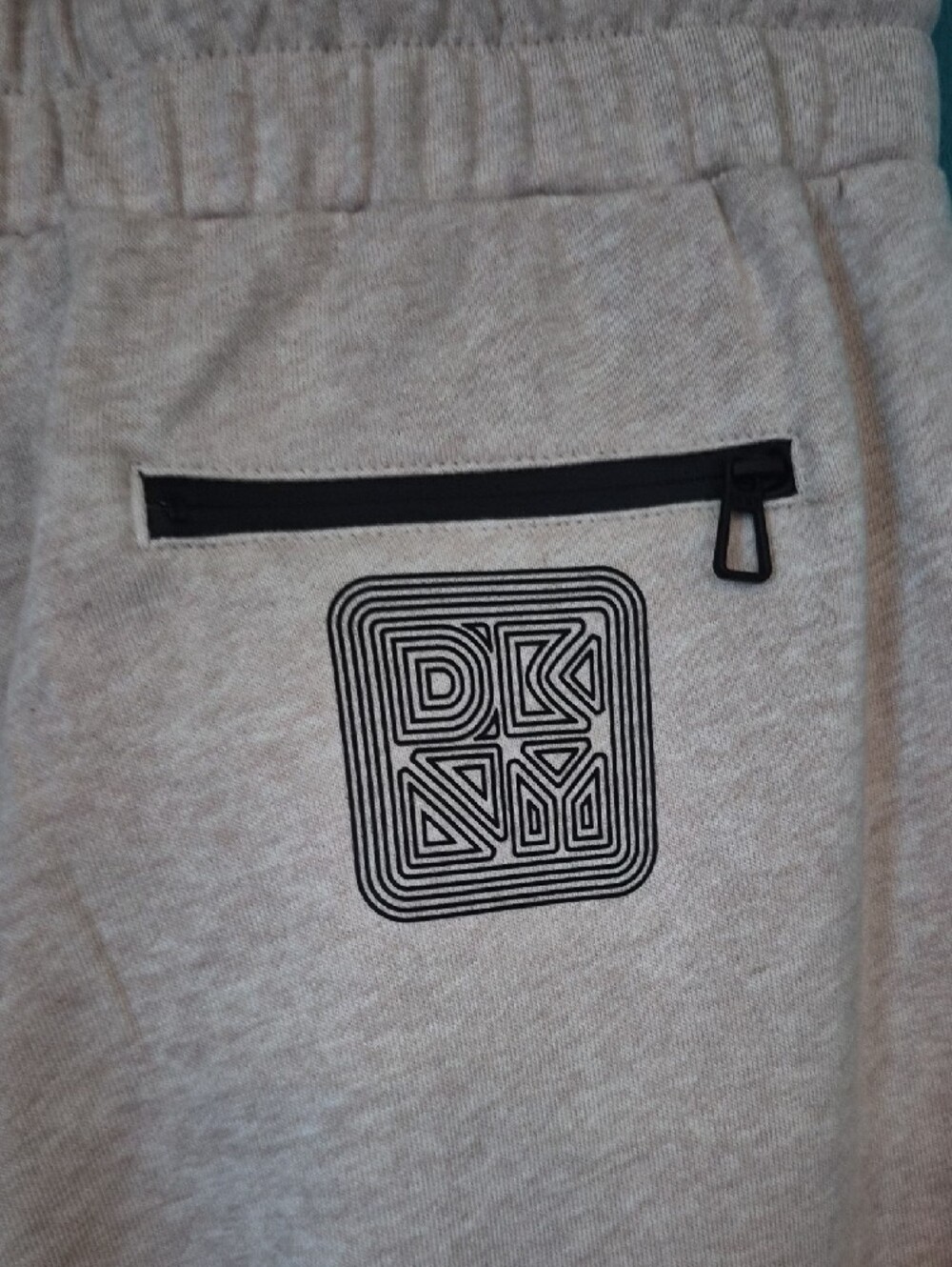 NWT DKNY  Neutral Tan & Coral Chevron Jogger Pants with White Panels Waist 15-17 - Picture 3 of 6